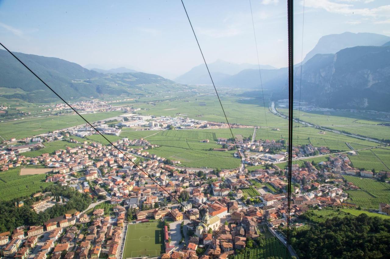Ai Spiazzi Hotel Mezzocorona Buitenkant foto